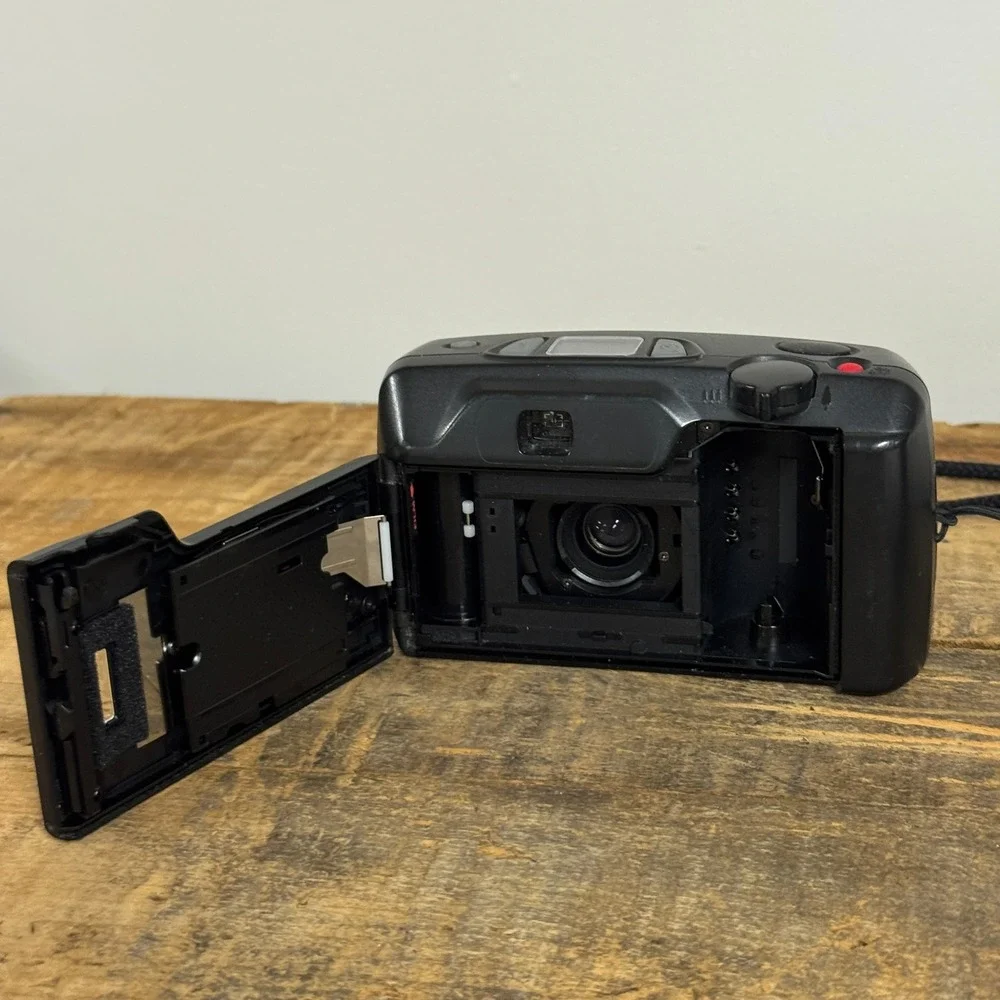 Pentax IQZoom EZY-R 35mm Film Camera 38-70mm Zoom Lens Black AF Vintage Y2K